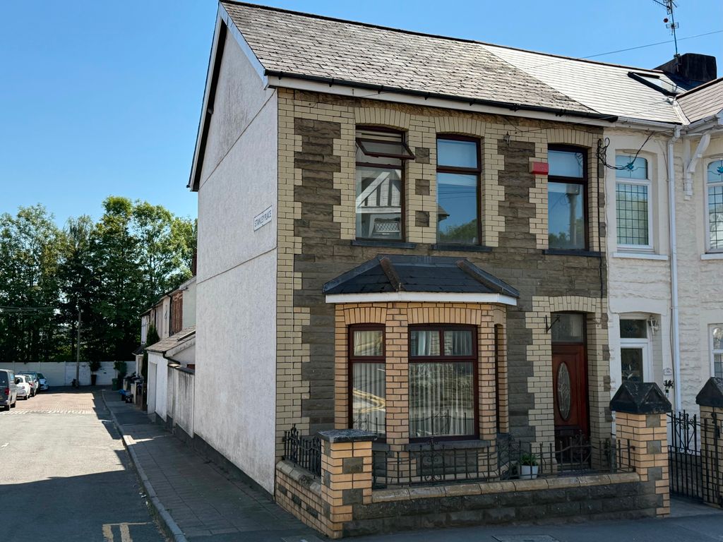 Property photo 1 of 30