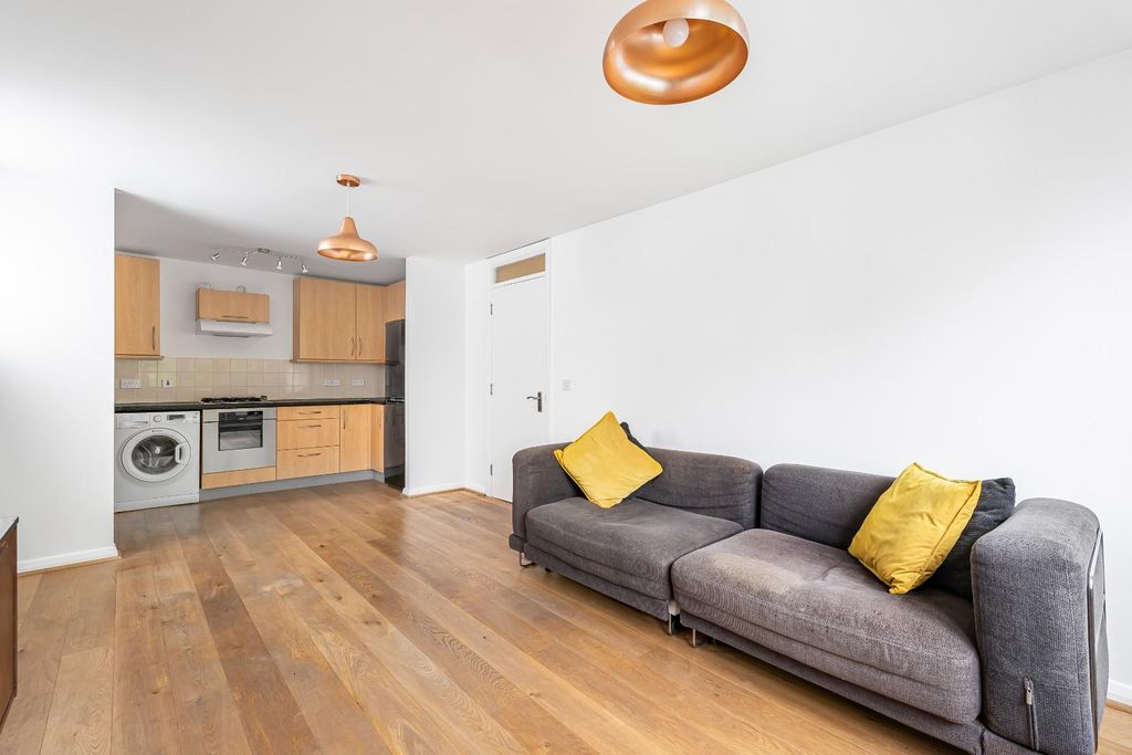 Property photo 1 of 10 8_56721.Jpg