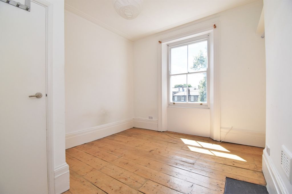 Property photo 3 of 9 5