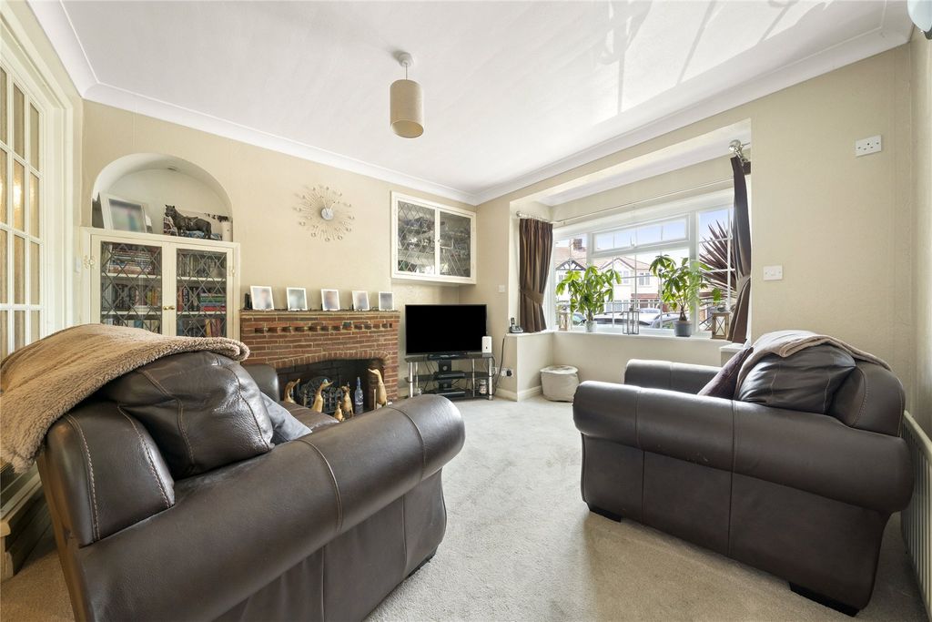 Property photo 2 of 14 Sitting Room