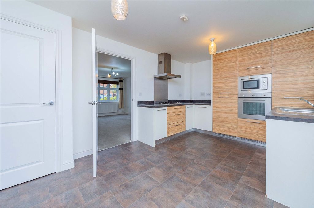 Property photo 2 of 33 Picture No. 53