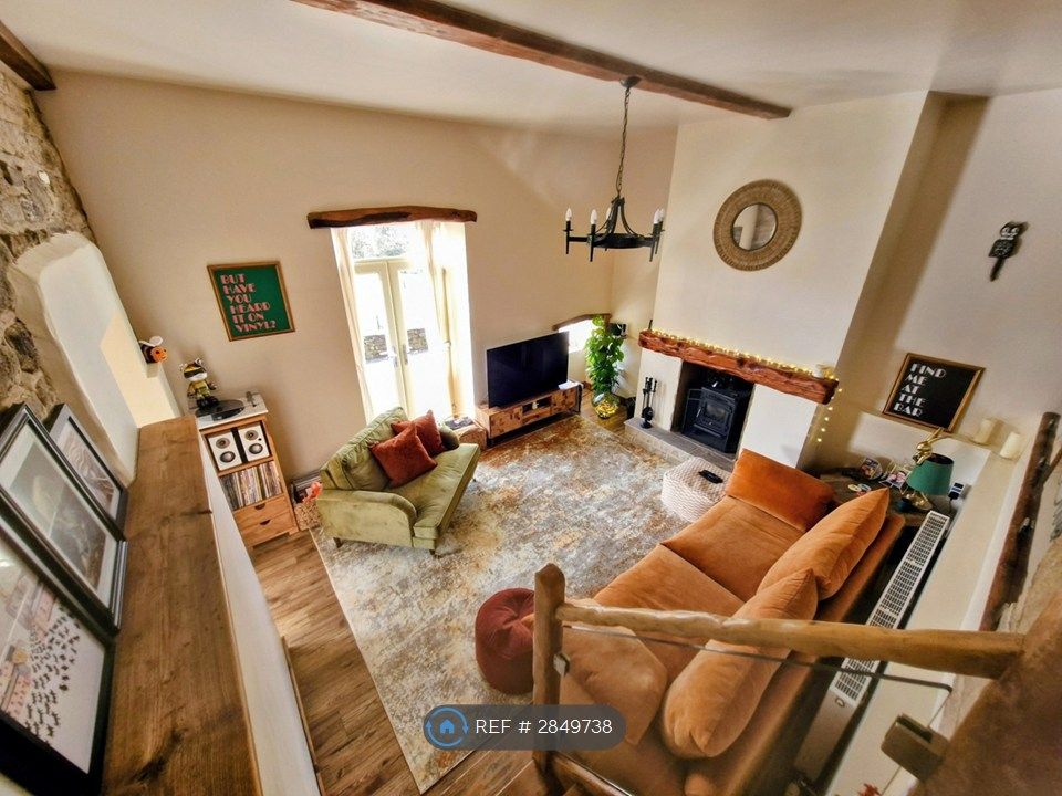 Property photo 3 of 25 Lounge