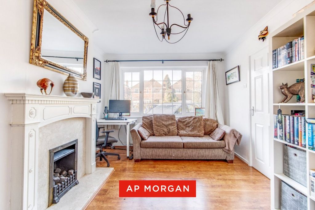 Property photo 3 of 21 Picture No. 30