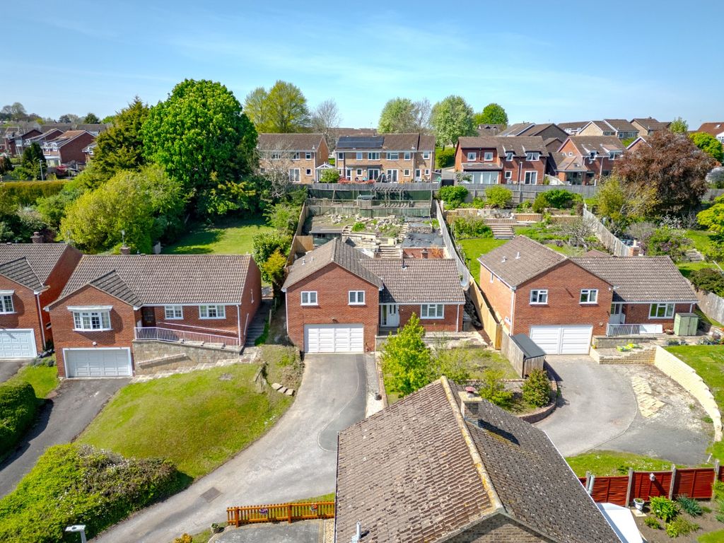 Property photo 1 of 31 5126880