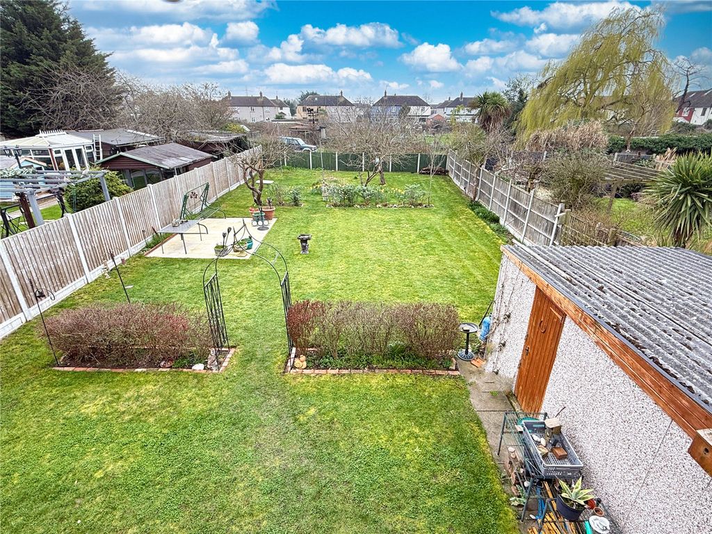 Property photo 2 of 17 Picture No. 16