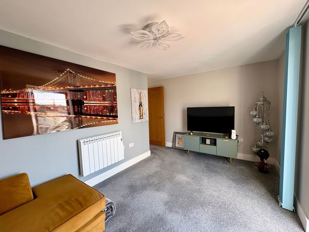 Property photo 3 of 24