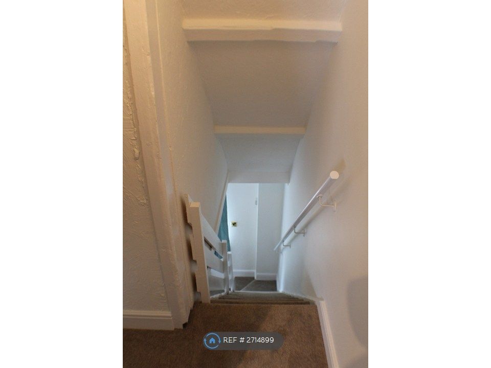 Property photo 3 of 9 Stairway