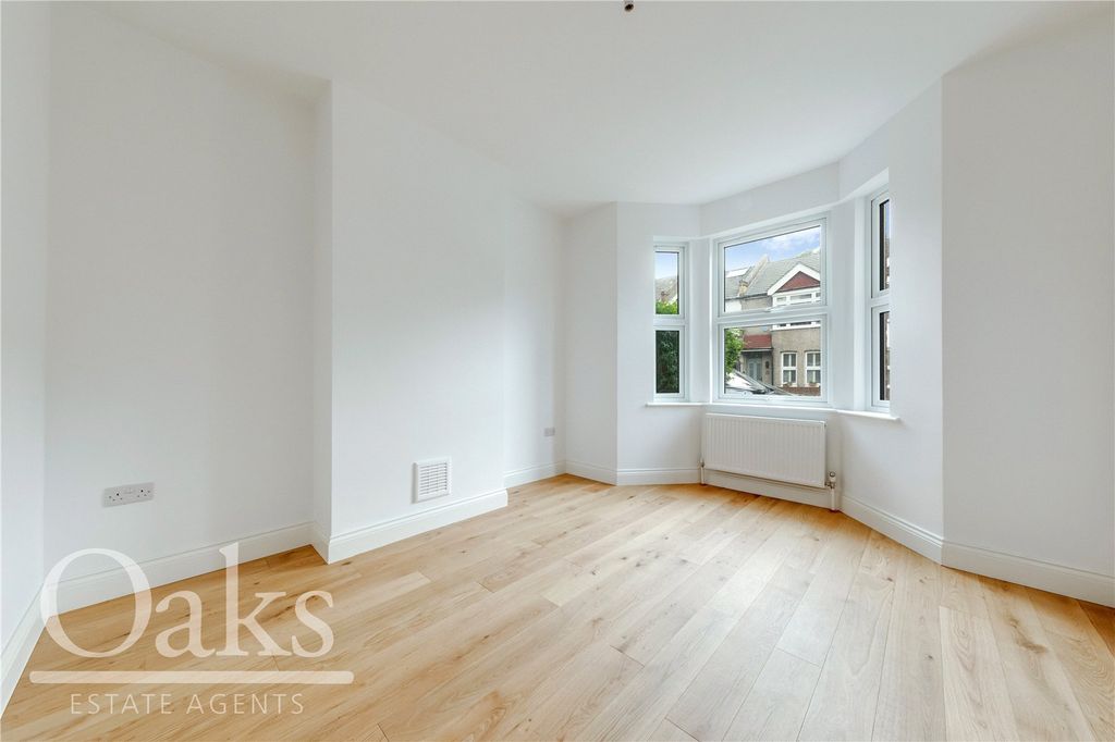 Property photo 2 of 8 Picture No. 04