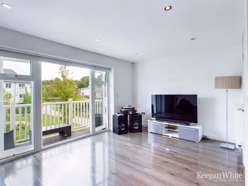 Property photo 2 of 12 Photo 3