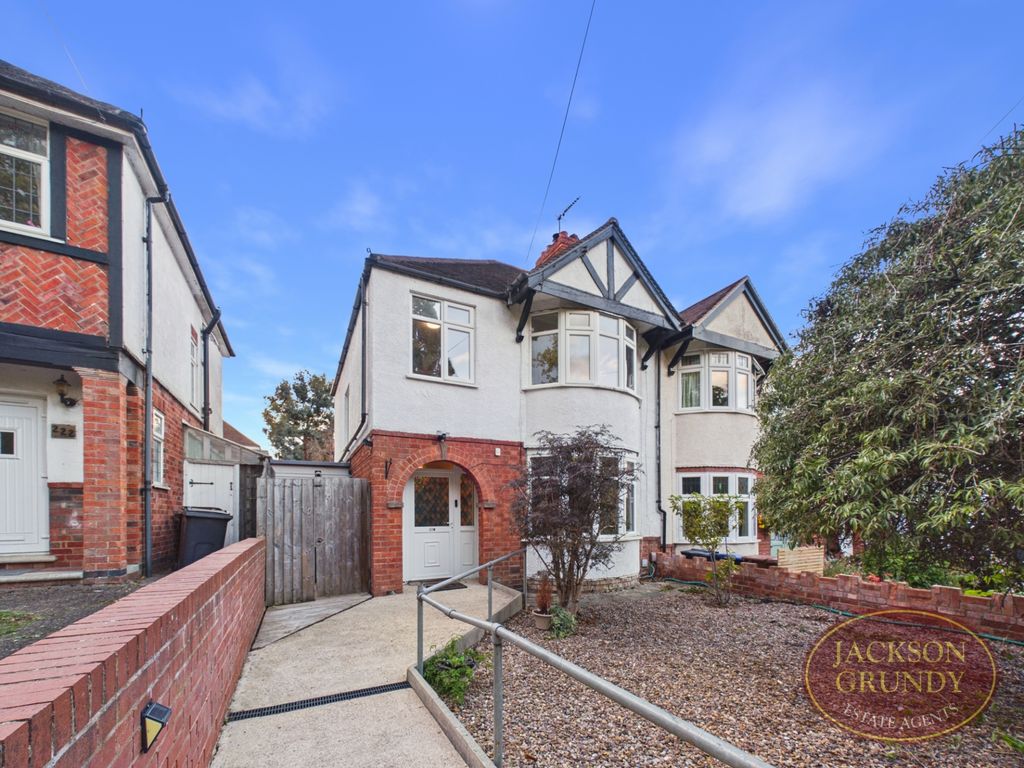 Property photo 1 of 18 London Road
