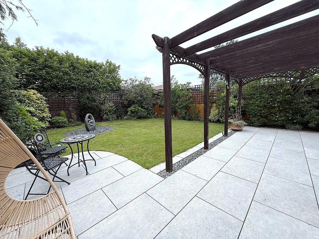 Property photo 2 of 34