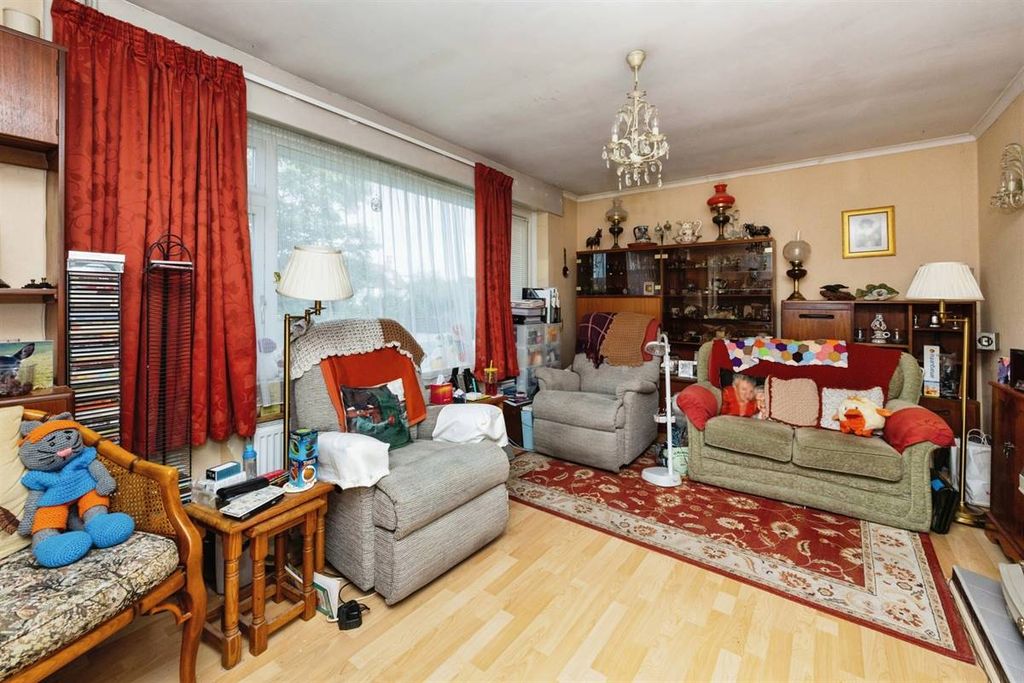 Property photo 3 of 17