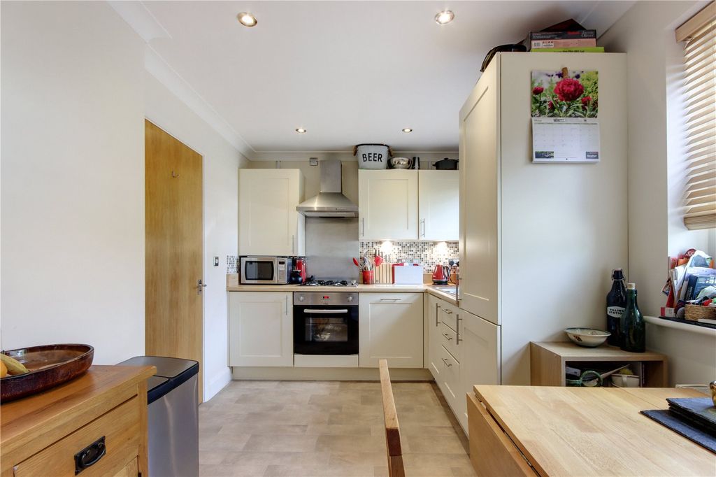 Property photo 3 of 12 Kitchen