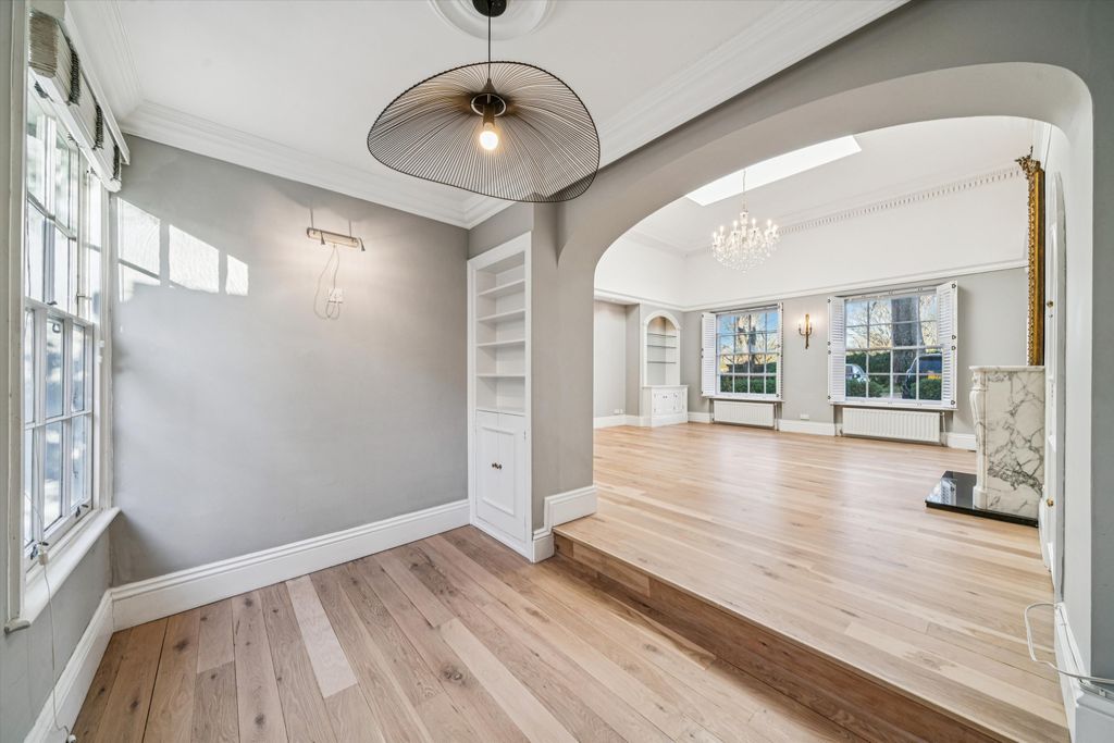 Property photo 3 of 20 Image