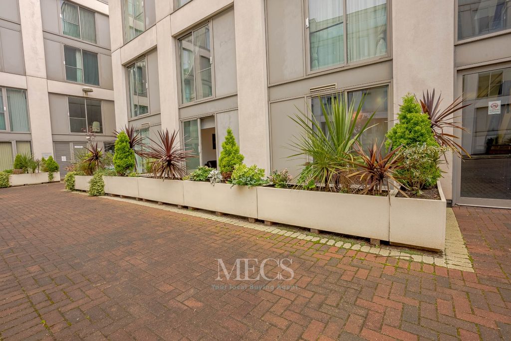 Property photo 3 of 11 2179275
