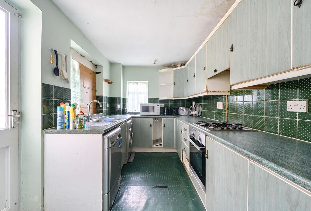 Property photo 2 of 13 1343372-5-68A72Fe...