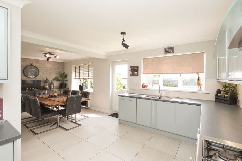 Property photo 3 of 36 2