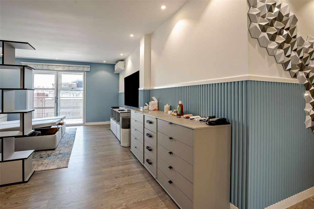 Additional image 10 of 2 bed flat for saleGreyfriars Road, Cardiff CF10