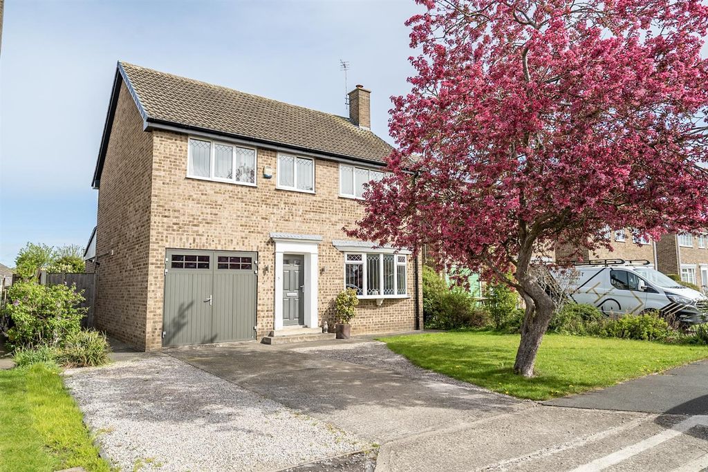 Property photo 1 of 18 External