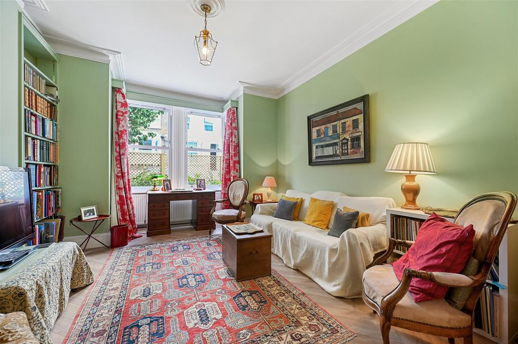 Property photo 2 of 14 Sulgrave Road