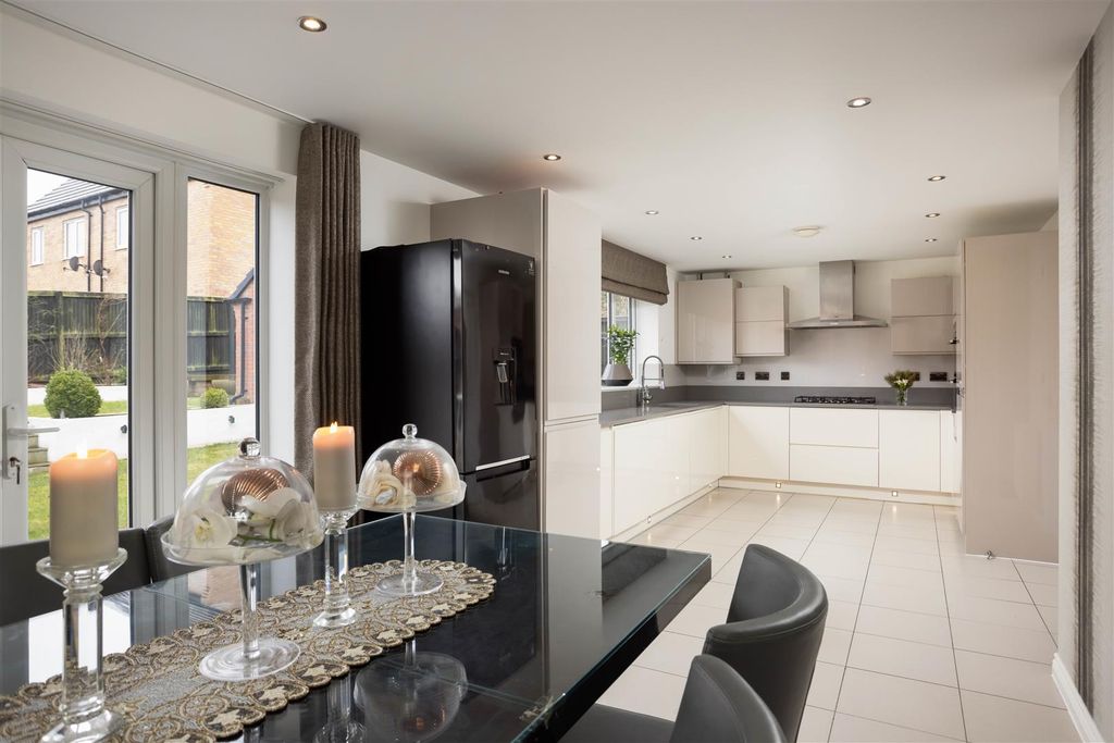 Property photo 2 of 20 00009.Jpg