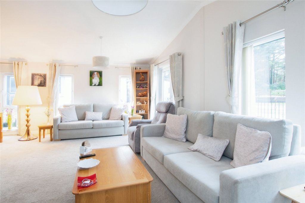 Property photo 2 of 16 Picture No. 08