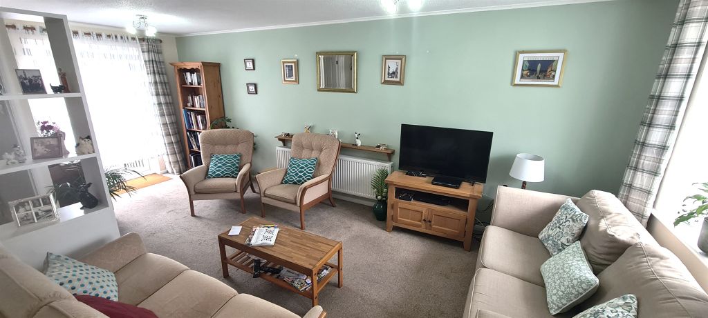 Property photo 3 of 8 Reception / Dining Room