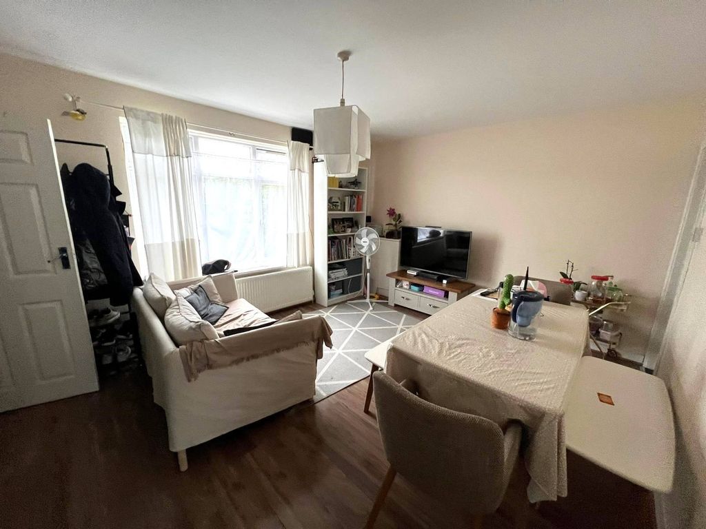Property photo 3 of 13 Gallery