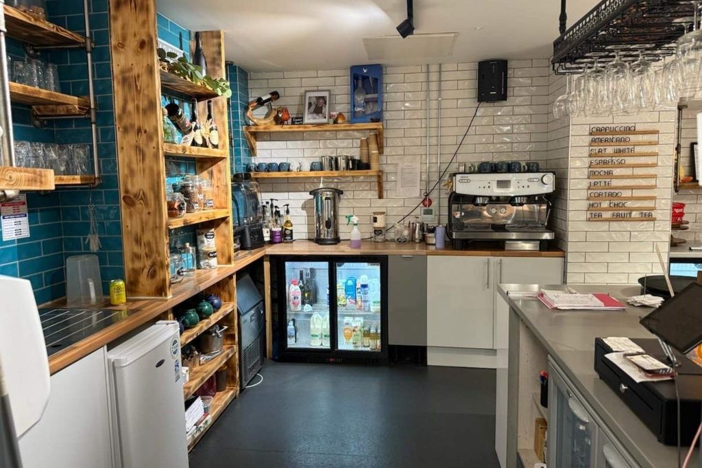 Property photo 3 of 7