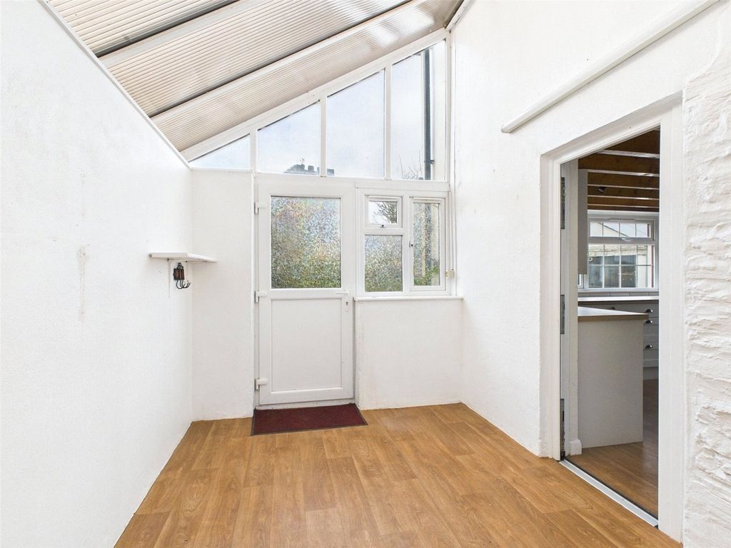 Property photo 3 of 19 Picture No. 02