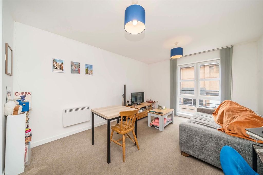 Property photo 2 of 5