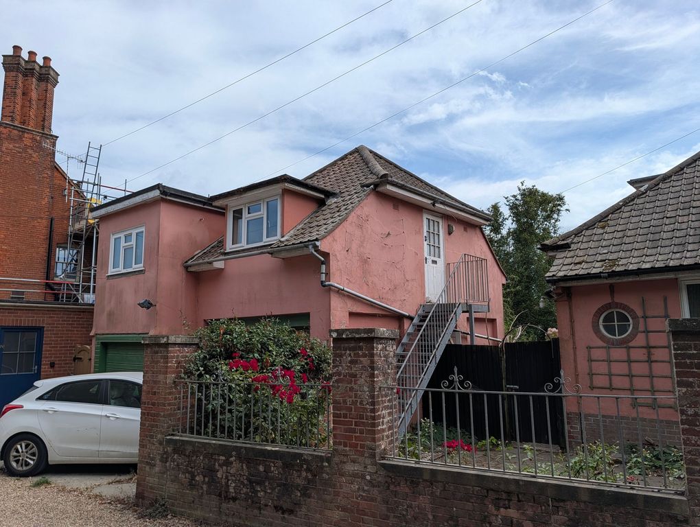 Property photo 1 of 6