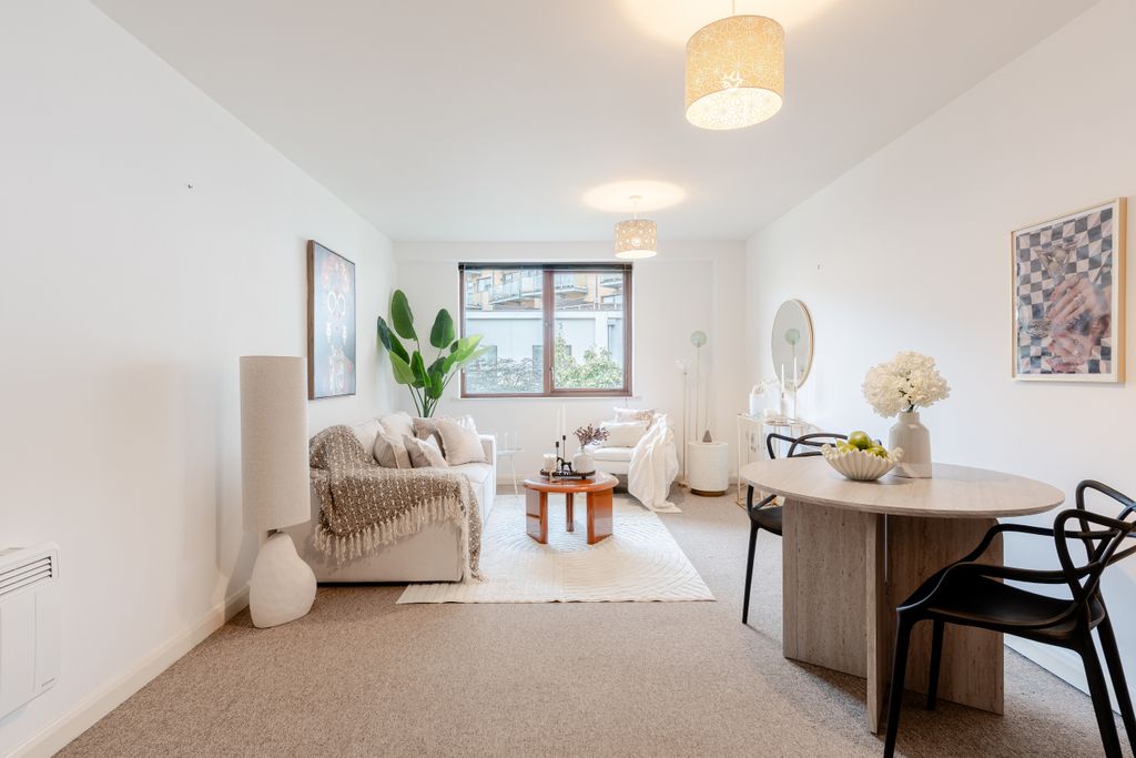Property photo 2 of 13 2
