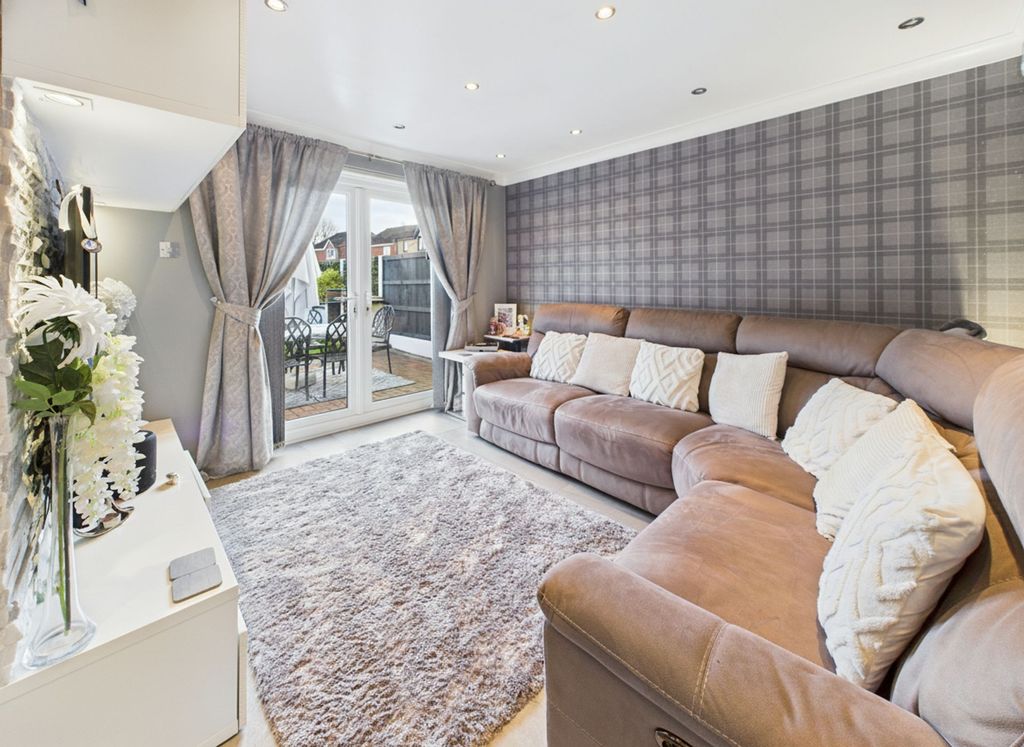 Property photo 2 of 23