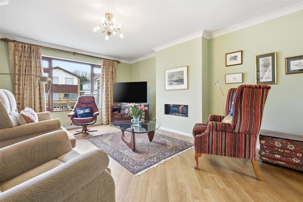 Property photo 3 of 19 Picture No. 23