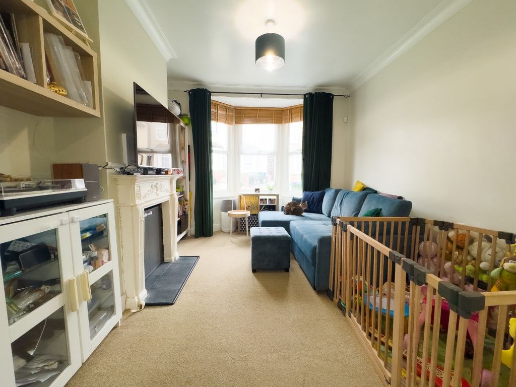Property photo 2 of 16 4795654