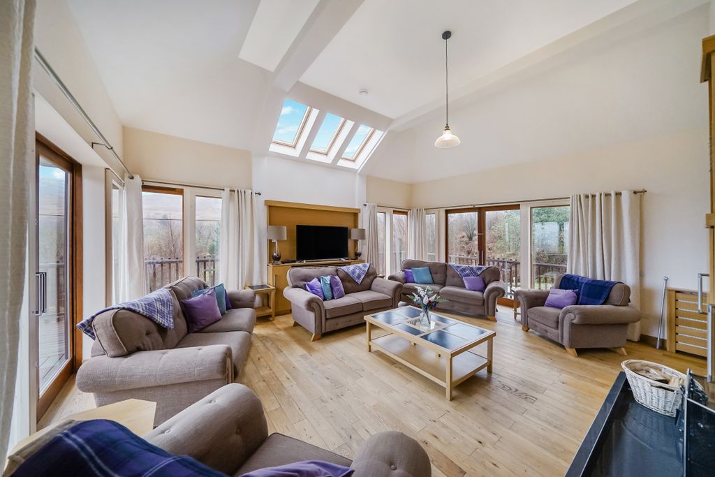 Property photo 2 of 21