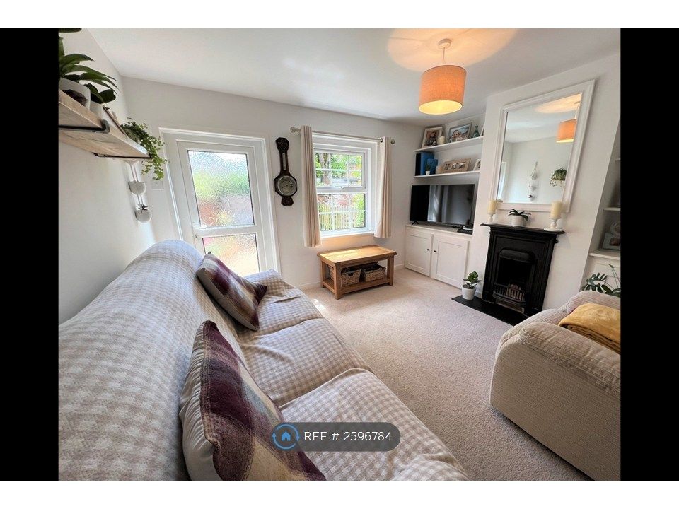 Property photo 2 of 7 Living Room
