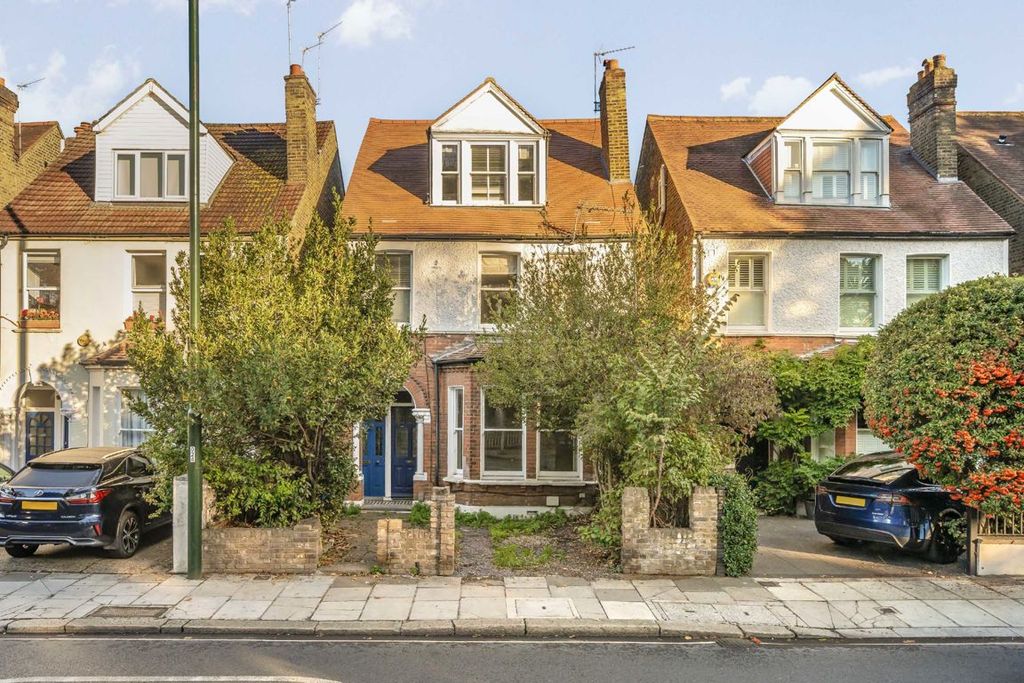 Property photo 1 of 8