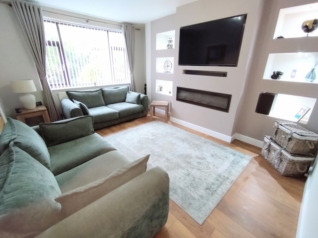Property photo 2 of 23