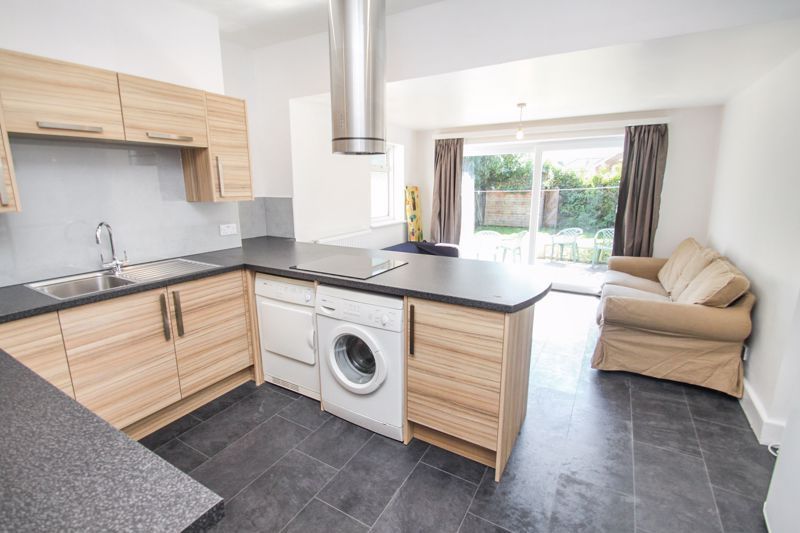 Property photo 1 of 10 Photo 4