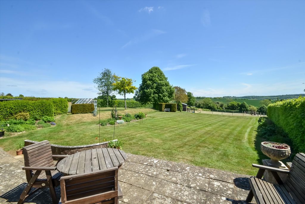 Property photo 2 of 18 Image