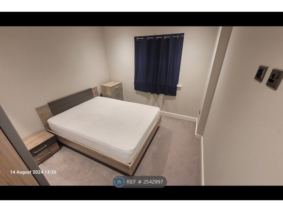 Property photo 3 of 6 Bed Room