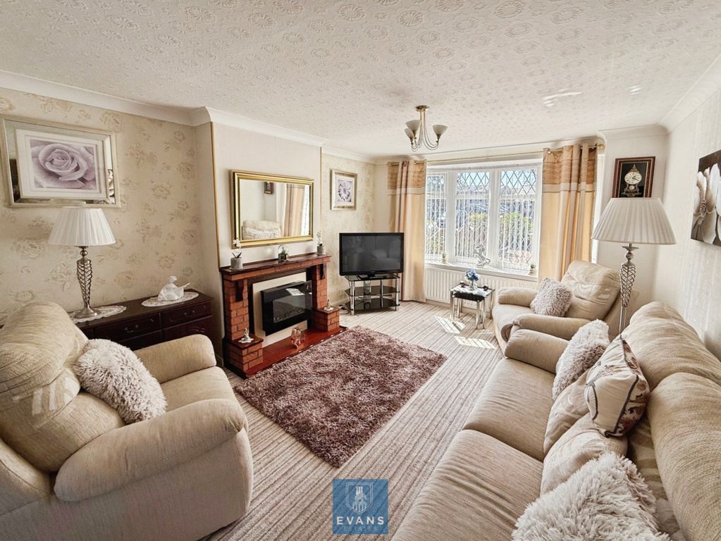 Property photo 2 of 18 Living Room