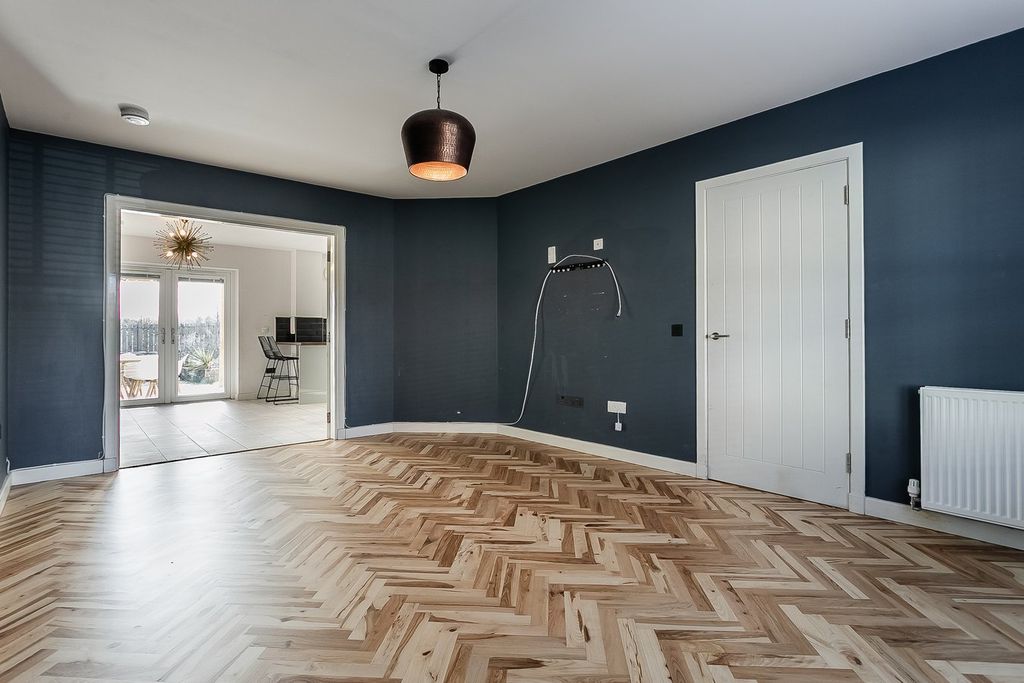 Property photo 3 of 36