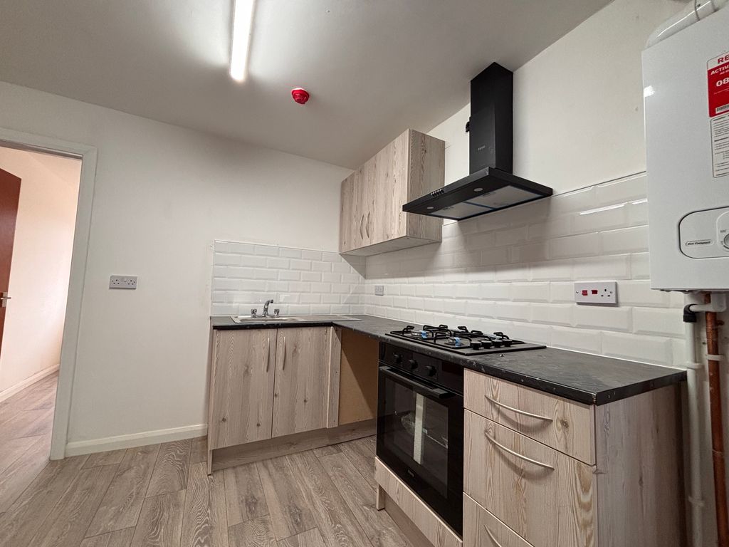 Property photo 2 of 4 Kitchen