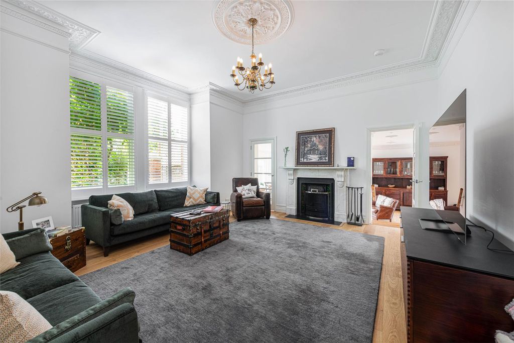 Property photo 3 of 25 30 Montserrat Rd Rec 2.Jpg