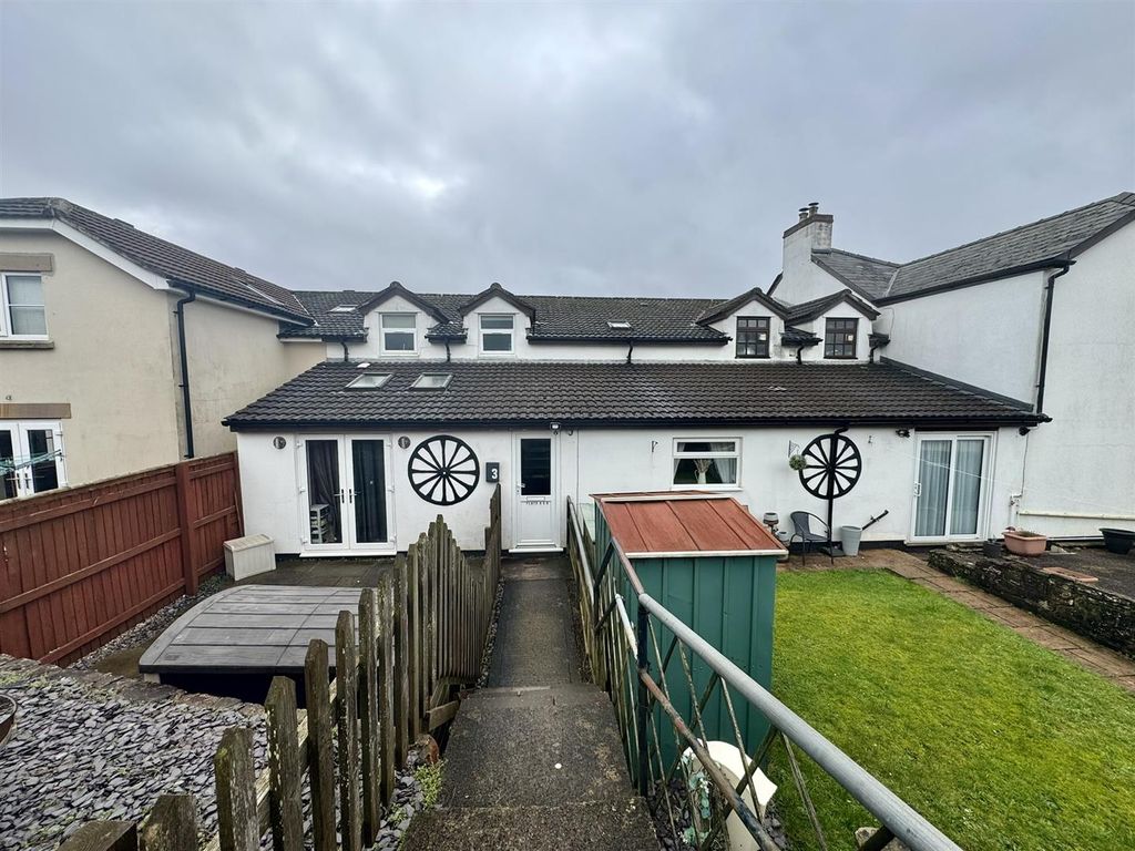 Property photo 1 of 12 Front Aspect