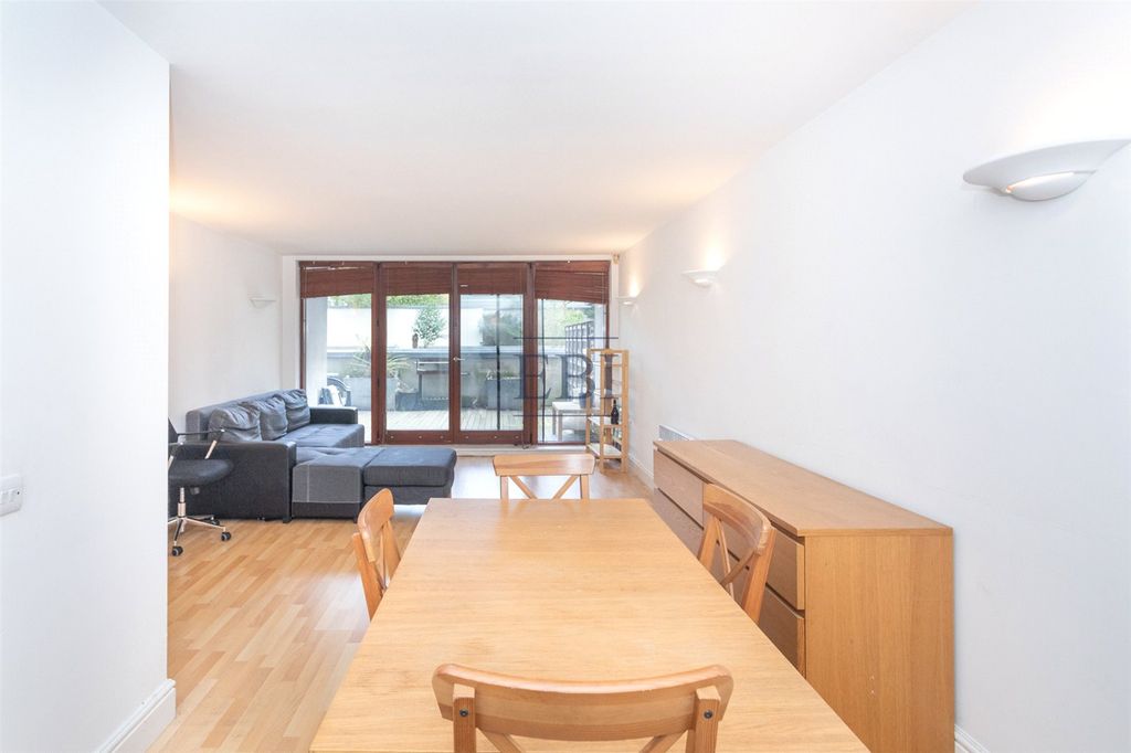 Property photo 3 of 11 Picture No. 21