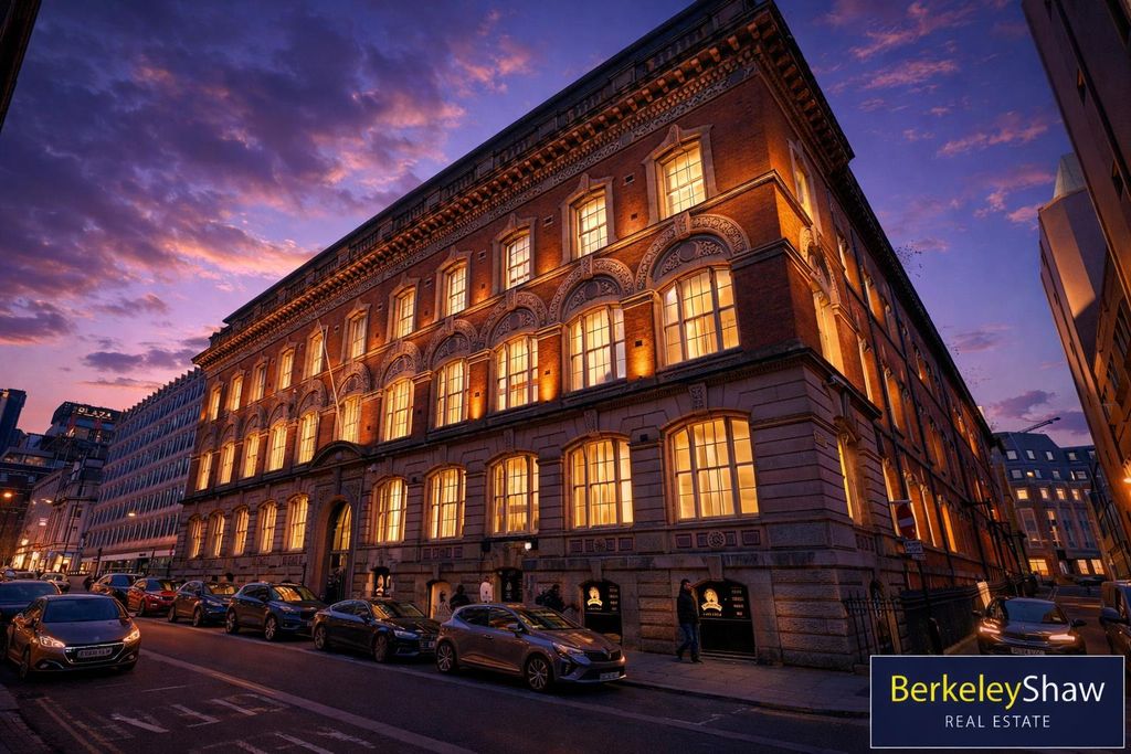 Property photo 1 of 21 External